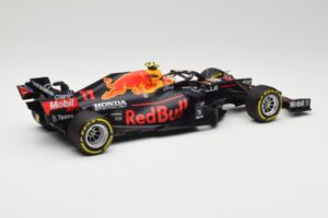 Red Bull Racing Honda RB16B #11 S. Perez Mexican GP 2021 Minichamps 1:18 110211911 Метал — снимка 2 от 6