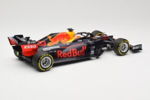 Red Bull Racing RB16 #33 M. Verstappen Winner 70th Anniversary GP 2020 Minichamps 1:18 110200533 Метал — снимка 2 от 6