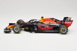 Red Bull Racing RB16 #33 M. Verstappen Winner 70th Anniversary GP 2020 Minichamps 1:18 110200533 Метал — снимка 3 от 6