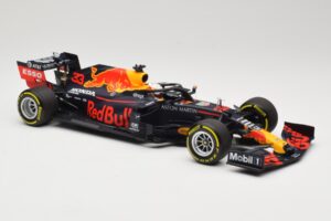 Red Bull Racing RB16 #33 M. Verstappen Winner 70th Anniversary GP 2020 Minichamps 1:18 110200533 Метал — снимка 4 от 6