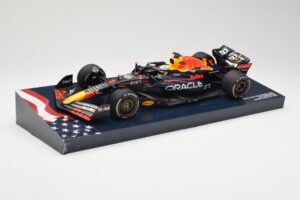 Red Bull Racing RB18 #1 M. Verstappen Winner Austin GP 2022 Minichamps 1:18 113222901 Метал — снимка 2 от 6