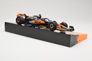 Red Bull Racing RB18 #1 M. Verstappen Winner Austin GP 2022 Minichamps 1:18 113222901 Метал — снимка 4 от 6
