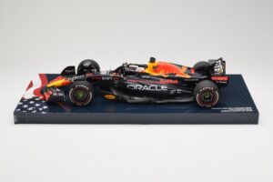 Red Bull Racing RB18 #1 M. Verstappen Winner Austin GP 2022 Minichamps 1:18 113222901 Метал