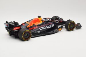 Red Bull Racing RB18 #1 M. Verstappen Winner Miami GP 2022 Minichamps 1:18 110220501 Метал — снимка 2 от 6