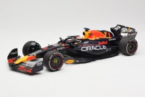 Red Bull Racing RB19 #1 M. Verstappen Winner Spanish GP 2023 Minichamps 1:18 110230801 Метал