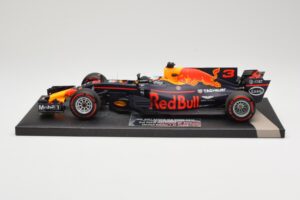 Red Bull Racing Tag Heuer RB13 #3 D. Ricciardo 3rd Place Malaysian GP 2017 Minichamps 1:18 117171503 Метал