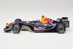 Red Bull RB1 Cosworth #14 D. Coulthard Red Bull Racing Showcar 2005 Minichamps 1:18 100050014 Метал — снимка 3 от 6