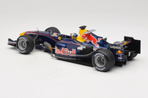Red Bull RB1 Cosworth #15 C. Klien Red Bull Racing Showcar 2005 Minichamps 1:18 100050085 Метал — снимка 5 от 7