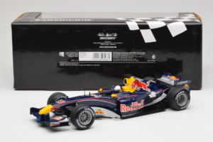 Red Bull RB1 Cosworth #15 C. Klien Red Bull Racing Showcar 2005 Minichamps 1:18 100050085 Метал — снимка 6 от 7