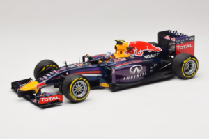 Red Bull RB10 Renault #3 D. Ricciardo Infiniti Red Bull Racing Showcar 2014 Minichamps 1:18 110140003 Метал