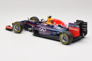 Red Bull RB10 Renault #3 D. Ricciardo Infiniti Red Bull Racing Showcar 2014 Minichamps 1:18 110140003 Метал — снимка 5 от 6