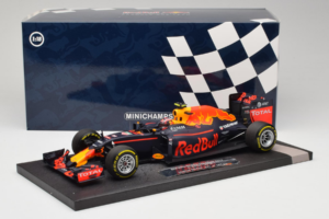 Red Bull RB12 Tag Heuer #26 D. Kvyat Red Bull Racing Showcar 2016 Minichamps 1:18 117160026 Смола — снимка 7 от 7