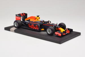 Red Bull RB12 Tag Heuer #3 D. Ricciardo Red Bull Racing 1st Pole Monaco Grand Prix 2016 Minichamps 1:18 117160103 Смола — снимка 4 от 7