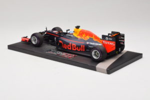 Red Bull RB12 Tag Heuer #3 D. Ricciardo Red Bull Racing 1st Pole Monaco Grand Prix 2016 Minichamps 1:18 117160103 Смола — снимка 5 от 7