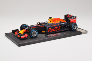 Red Bull RB12 Tag Heuer #3 D. Ricciardo Red Bull Racing Brazilian Grand Prix 2016 Minichamps 1:18 117161203 Смола — снимка 2 от 6