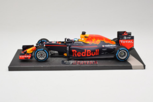 Red Bull RB12 Tag Heuer #3 D. Ricciardo Red Bull Racing Brazilian Grand Prix 2016 Minichamps 1:18 117161203 Смола