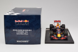 Red Bull RB12 Tag Heuer #3 D. Ricciardo Red Bull Racing Showcar 2016 Minichamps 1:18 117160003 Смола — снимка 6 от 7