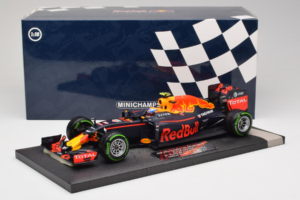 Red Bull RB12 Tag Heuer #33 M. Verstappen Red Bull Racing Showcar 2016 Minichamps 1:18 117161233 Смола — снимка 7 от 7