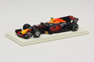 Red Bull RB13 Tag Heuer #33 M. Verstappen 3rd Chinese Grand Prix 2017 Spark 1:43 S5037 Смола — снимка 2 от 4