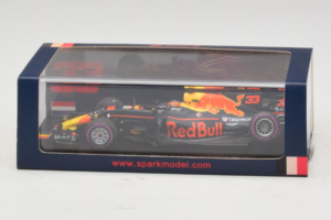 Red Bull RB13 Tag Heuer #33 M. Verstappen Belgian Grand Prix 2017 Spark 1:43 AM33SP8 Смола — снимка 4 от 4