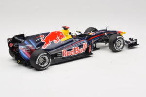 Red Bull RB6 Renault #5 S. Vettel Red Bull Racing Brazilian Grand Prix Winner 2010 Minichamps 1:18 110100205 Метал — снимка 2 от 7