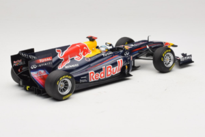 Red Bull RB7 Renault #1 S. Vettel Red Bull Racing Showcar 2011 Minichamps 1:18 110110071-1 Метал — снимка 2 от 7