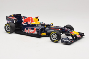 Red Bull RB7 Renault #1 S. Vettel Red Bull Racing Showcar 2011 Minichamps 1:18 110110071-1 Метал — снимка 4 от 7