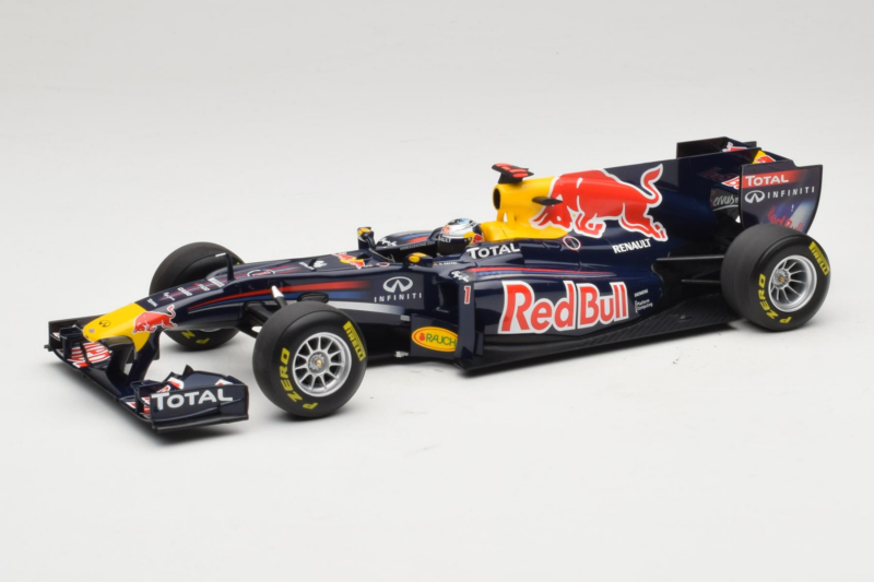 Red Bull RB7 Renault #1 S. Vettel Red Bull Racing Showcar 2011 Minichamps 1:18 110110071-1 Метал