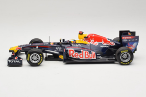 Red Bull RB7 Renault #1 S. Vettel Red Bull Racing World Champion 2011 Minichamps 1:18 110110001 Метал — снимка 3 от 6