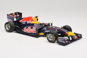 Red Bull RB7 Renault #1 S. Vettel Red Bull Racing World Champion 2011 Minichamps 1:18 110110001 Метал — снимка 4 от 6