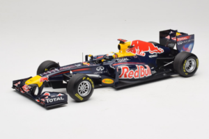 Red Bull RB7 Renault #1 S. Vettel Red Bull Racing World Champion 2011 Minichamps 1:18 110110001 Метал