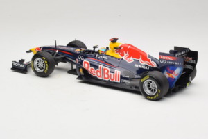 Red Bull RB7 Renault #1 S. Vettel Red Bull Racing World Champion 2011 Minichamps 1:18 110110001 Метал — снимка 5 от 6