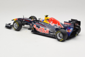 Red Bull RB7 Renault #2 M. Webber Red Bull Racing Showcar 2011 Minichamps 1:18 110110002 Метал — снимка 5 от 7