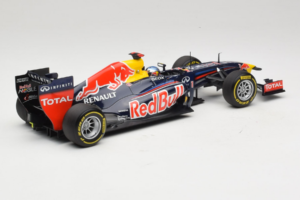 Red Bull RB8 Renault #1 S. Vettel Red Bull Racing Showcar 2012 Minichamps 1:18 110120071 Метал — снимка 2 от 7
