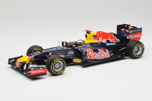 Red Bull RB8 Renault #1 S. Vettel Red Bull Racing Showcar 2012 Minichamps 1:18 110120071 Метал