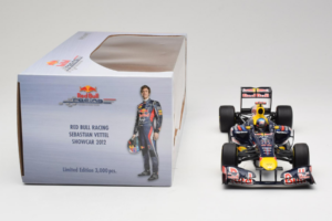 Red Bull RB8 Renault #1 S. Vettel Red Bull Racing Showcar 2012 Minichamps 1:18 110120071 Метал — снимка 6 от 7