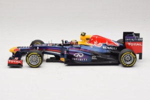 Red Bull RB9 Renault #2 M. Webber Infiniti Red Bull Racing Showcar 2013 Minichamps 1:18 110130072 Метал — снимка 3 от 6