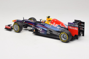 Red Bull RB9 Renault #2 M. Webber Infiniti Red Bull Racing Showcar 2013 Minichamps 1:18 110130072 Метал — снимка 5 от 6