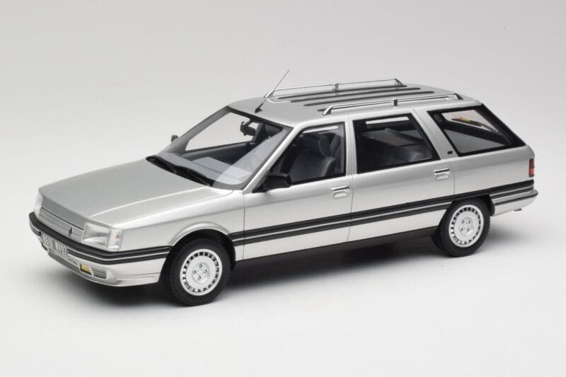 Renault 21 Nevada Сребрист Металик Otto 1:18 OT479 Смола