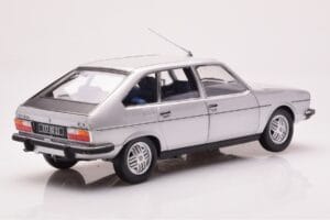 Renault 30 TX Сребрист Norev 1:18 185272 Метал — снимка 3 от 8