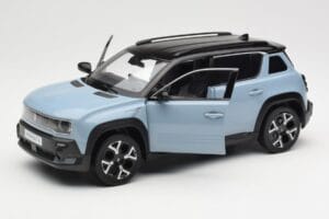Renault 4 E-Tech Electric Cloud Blue Norev 1:18 185521 Метал — снимка 2 от 8
