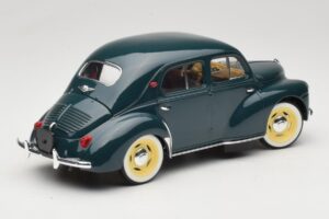 Renault 4CV Зелен Solido 1:18 8047 Метал — снимка 2 от 6