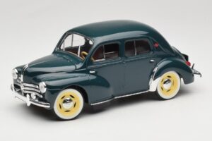 Renault 4CV Зелен Solido 1:18 8047 Метал
