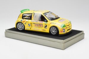 Renault Clio Sport #2 E. Rangoni Renault Clio Trophy Winner 2000 Universal Hobbies 1:18 7711218616 Метал — снимка 4 от 6