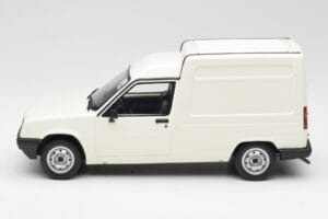 Renault Express Бял Otto 1:18 OT466 Смола — снимка 3 от 5
