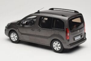Renault Juvaquatre Break 300 kg Слонова Кост Norev 1:18 185260 Метал — снимка 5 от 6
