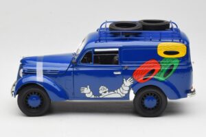 Renault Juvaquatre Michelin Blue Solido 1:18 82008 Метал — снимка 4 от 8
