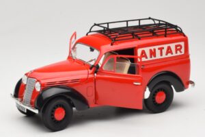Renault Juvaquatre Utilitaire Червен Solido 1:18 8424 Метал — снимка 2 от 8