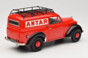 Renault Juvaquatre Utilitaire Червен Solido 1:18 8424 Метал — снимка 3 от 8