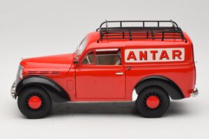 Renault Juvaquatre Utilitaire Червен Solido 1:18 8424 Метал — снимка 4 от 8